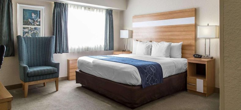 Comfort Suites Seven Mile Beach George Town